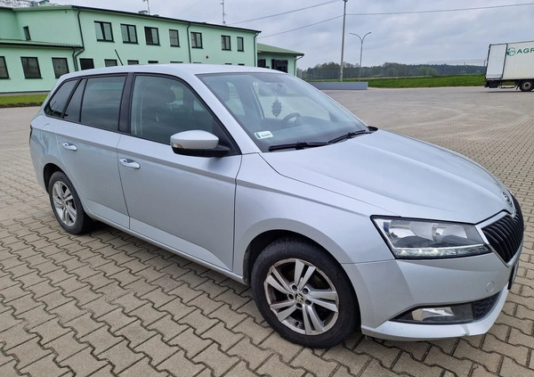 Skoda Fabia cena 42900 przebieg: 80975, rok produkcji 2020 z Wieluń małe 56